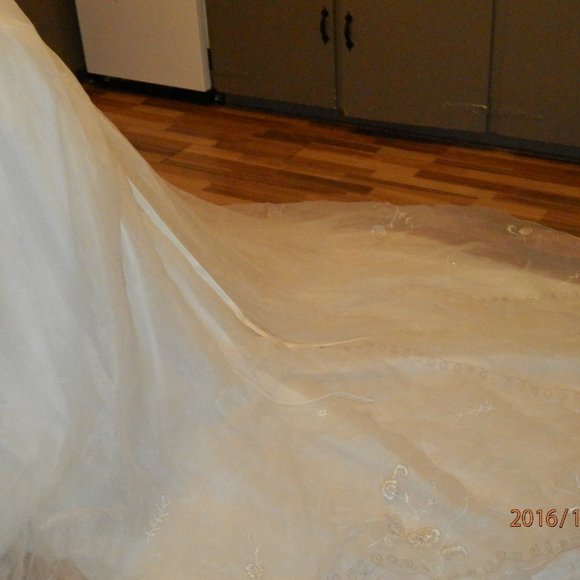 nwt oleg cassi wedding dress and accessories - Picture 14 of 15